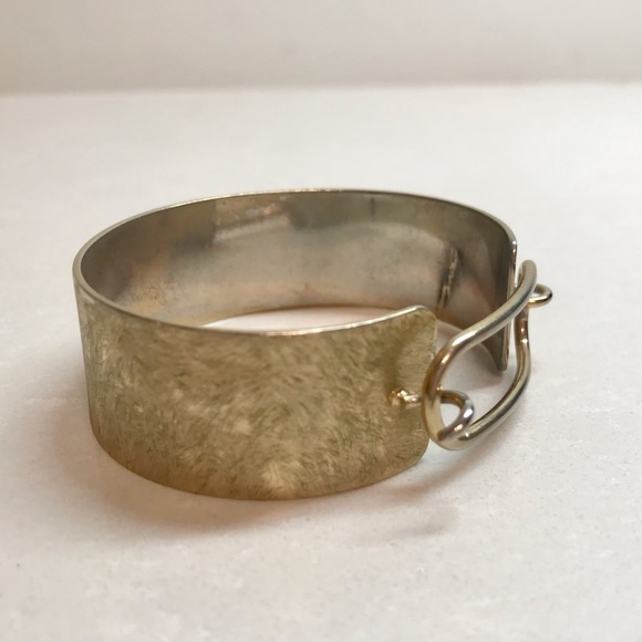 Gold toned bracelet - Picture 3 of 7